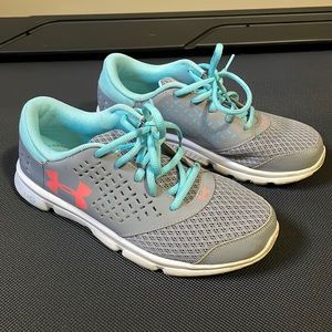 Girls Under Armour size 5.5 shoe